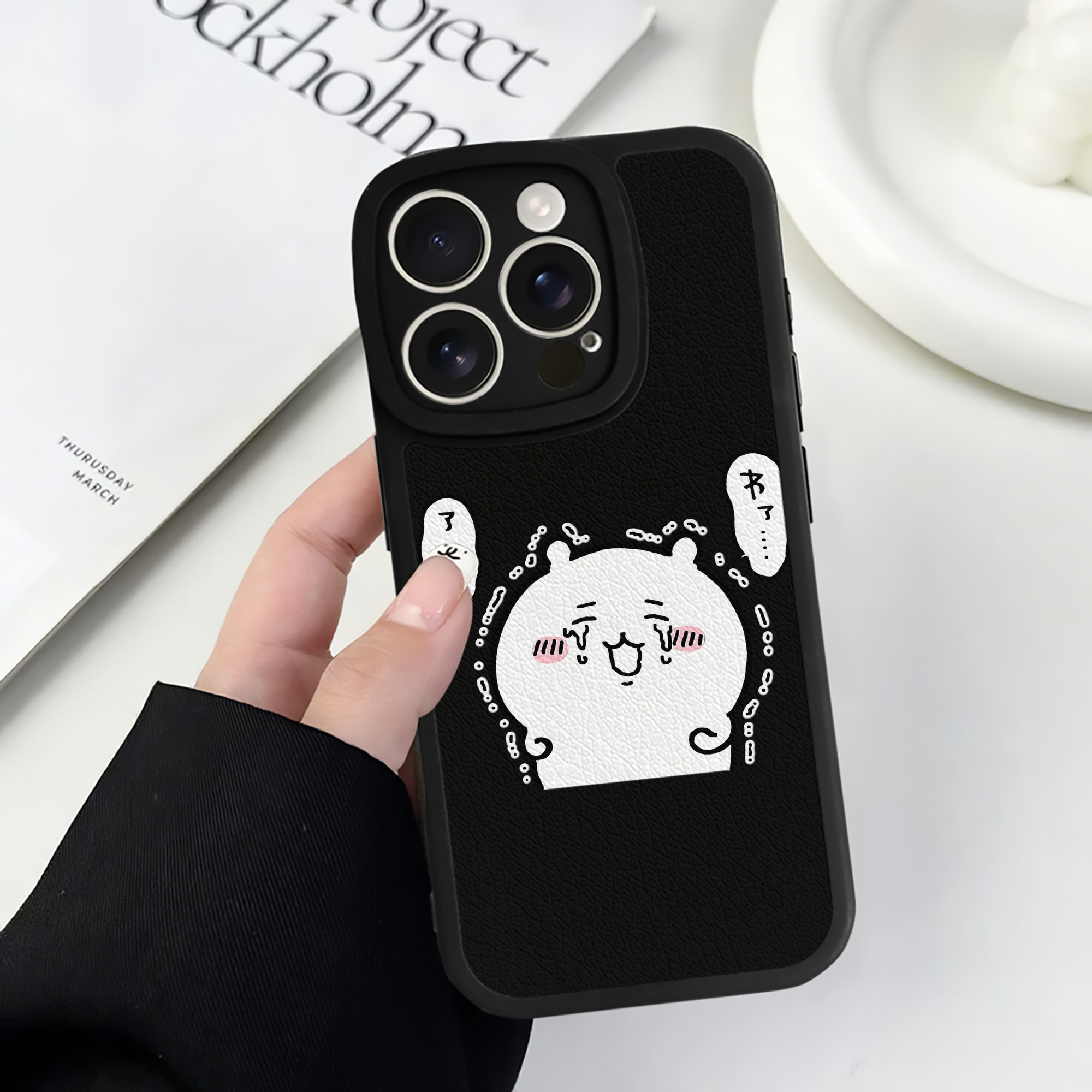 （画像用） ちいかわ ちいかわ Chii-kawa chiikawa 【iPhone 16シリーズ対応】シリコンスマホケース（レザー調） 材質：シリコン